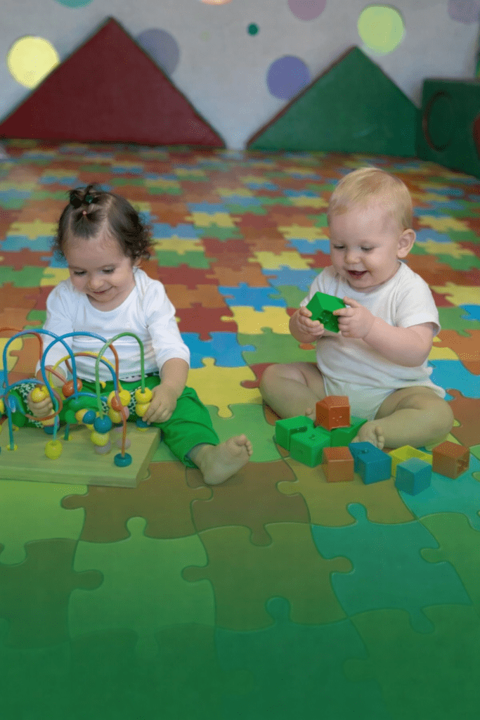 crianças brincando creche barra da tijuca